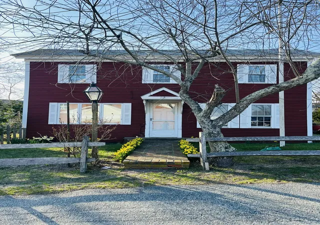 4th image of 22 Browne St, Provincetown, MA 02657 | MLS# 22502651
