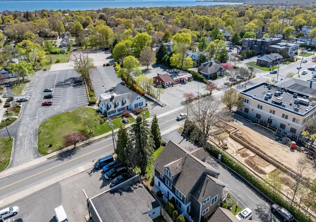 2nd image of 480 Main St, Falmouth, MA 02540