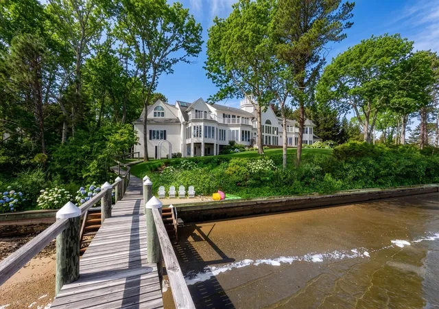 5th image of 168 Garrison Ln, Osterville, MA 02655 | MLS# 22505080