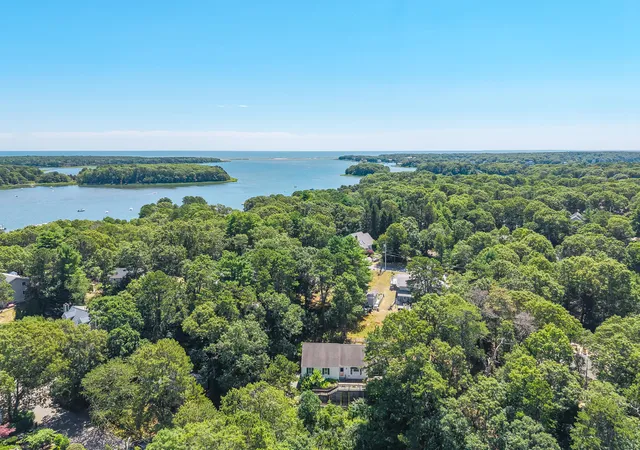 1st image of 20 Mutiny Way, Mashpee, MA 02649 | MLS# 22505707