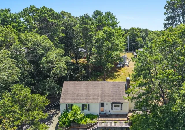 3rd image of 20 Mutiny Way, Mashpee, MA 02649 | MLS# 22505707
