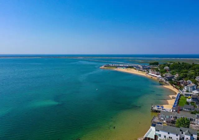 2nd image of 54 Commercial St, Provincetown, MA 02657
