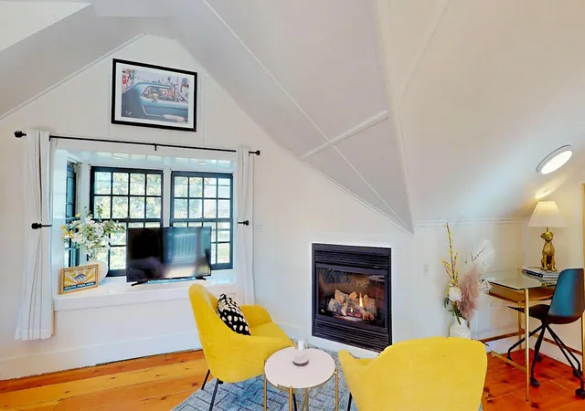 3rd image of 54 Commercial St #UNIT 5, Provincetown, MA 02657 | MLS# 22505894