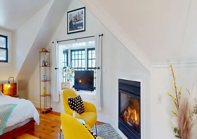 5th image of 54 Commercial St #UNIT 5, Provincetown, MA 02657 | MLS# 22505894