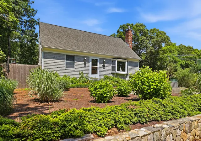 Homes for sale in Mashpee, MA | 197 Monomoscoy Rd, Mashpee, MA 02649 | MLS# 22505890