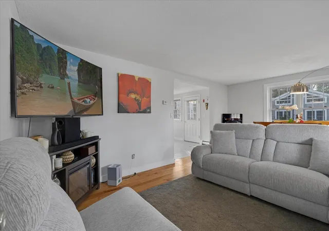 3rd image of 116 Franklin Ter, Tisbury, MA 02568 | MLS# 22600011