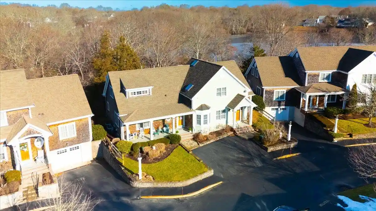 Listing Photo 2 - Condo for sale in 480 Main St located at 480 Main St, Falmouth, MA 02540 - Unit #UNIT 13