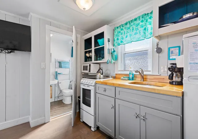 image of 183 Captain Chase Rd, Dennis Port, MA 02639