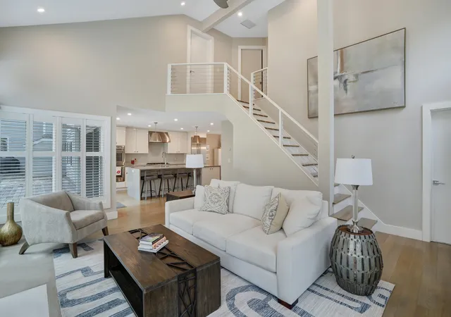 3rd image of 150 Cove Rd #UNIT 10, Vineyard Haven, MA 02568 | MLS# 22600477