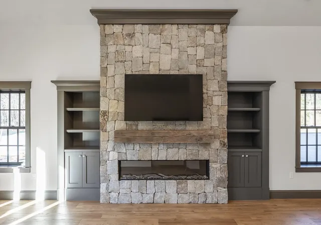 2nd image of 46 Sandwich Rd, Plymouth, MA 02360