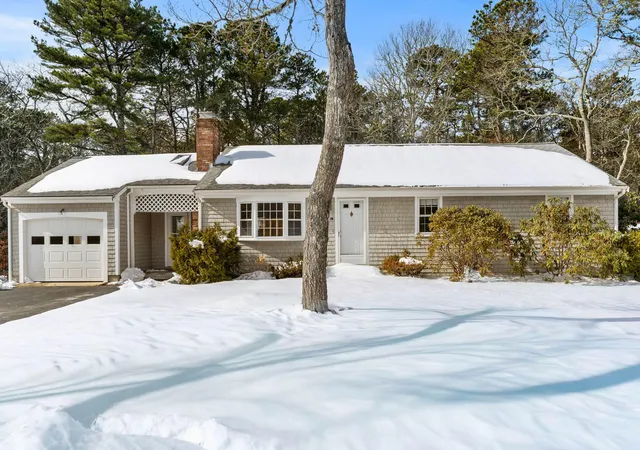 44th image of 16 Birch Dr, Harwich, MA 02645 | MLS# 22600551