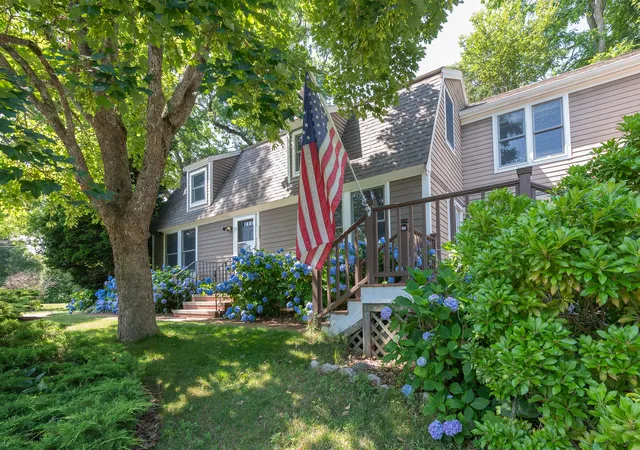 1st image of 537 W Falmouth Hwy, Falmouth, MA 02540 | MLS# 22600758