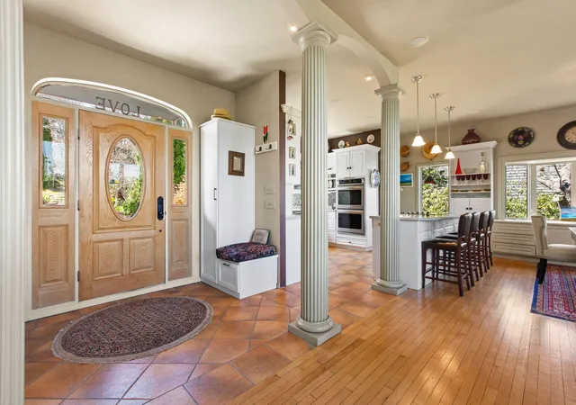 Photo 4 of Single family home for sale at 10 Somerset Rd, Provincetown, MA 02657 | MLS# 22602033 | Listing updated on 2026-10-09