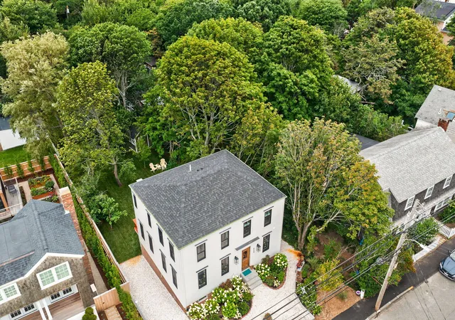 1st image of 624 Commercial St, Provincetown, MA 02657 | MLS# 22601253