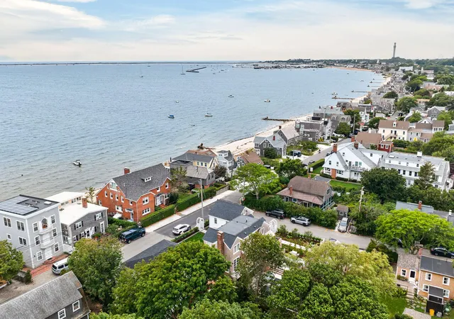 38th image of 624 Commercial St, Provincetown, MA 02657 | MLS# 22601253