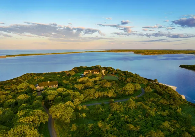 3rd image of 61 Butlers Cove Rd, Edgartown, MA 02539 | MLS# 22602926