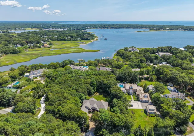 27th image of 93 Oyster Wy, Osterville, MA 02655 | MLS# 22601594