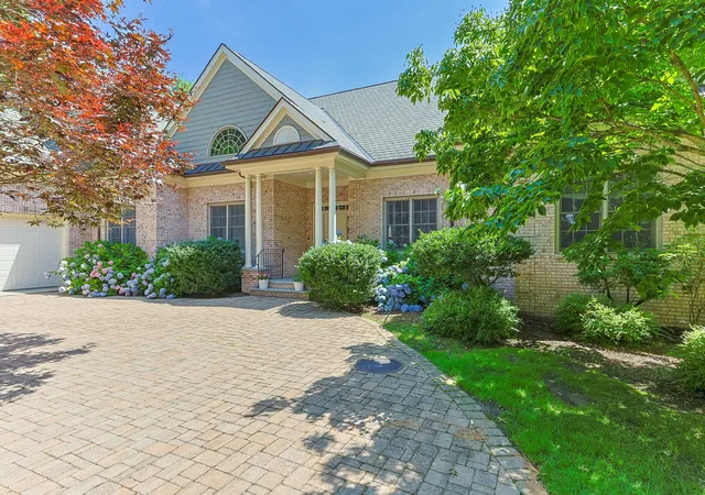 Photo 3 of Sale Pending at 93 Oyster Wy, Osterville, MA 02655 | MLS# 22601594 | Listing updated on 2026-10-23