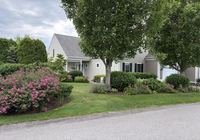 Homes for sale in Buzzards Bay, MA | 2 Amberwood Ct #UNIT 2, Buzzards Bay, MA 02532 | MLS# 22601284