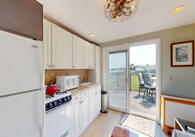 2nd image of 421 Commercial St #UNIT F, Provincetown, MA 02657 | MLS# 22601176