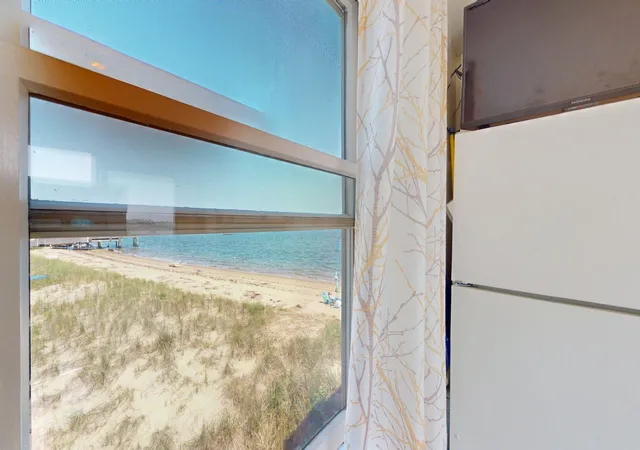 4th image of 421 Commercial St #UNIT F, Provincetown, MA 02657 | MLS# 22601176