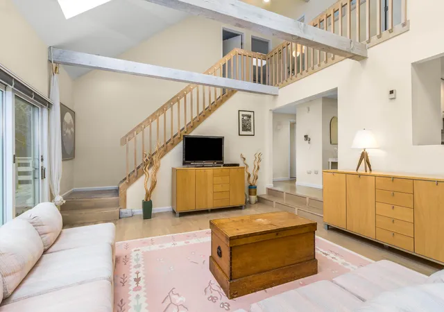 5th image of 303 Turtleback Rd, Marstons Mills, MA 02648 | MLS# 22601216