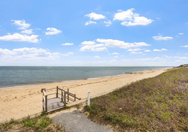 2nd image of 25 Clover Ln, Mashpee, MA 02649 | MLS# 22601652