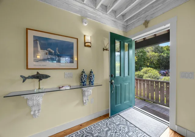 4th image of 3 Mdw Rd, Provincetown, MA 02657