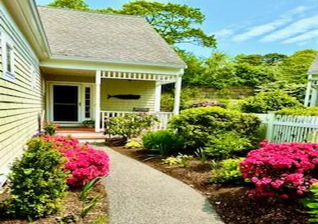 Homes for sale in Buzzards Bay, MA | 13 Hollyhock Knoll Court, Buzzards Bay, MA 02532 | Houzeo