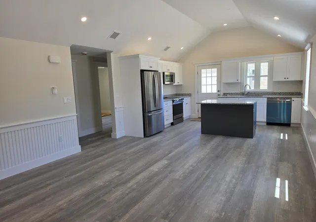 4th image of 87 Acapesket Rd, Falmouth, MA 02536