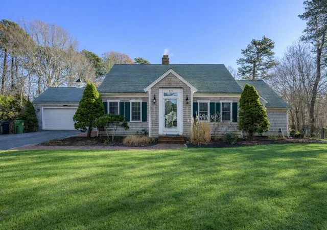 Homes for sale in Centerville, MA | 578 Huckins Neck Rd, Centerville, MA 02632 | MLS# 22601565