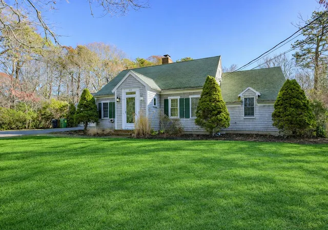 Homes for sale in Centerville, MA | 578 Huckins Neck Rd, Centerville, MA 02632 | MLS# 22601565