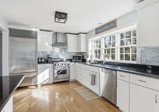 Homes for sale in Centerville, MA | 578 Huckins Neck Rd, Centerville, MA 02632 | MLS# 22601565
