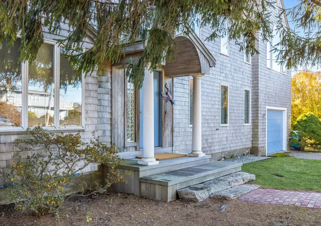 5th image of 15 Hedge Ln, Falmouth, MA 02540 | MLS# 22601828