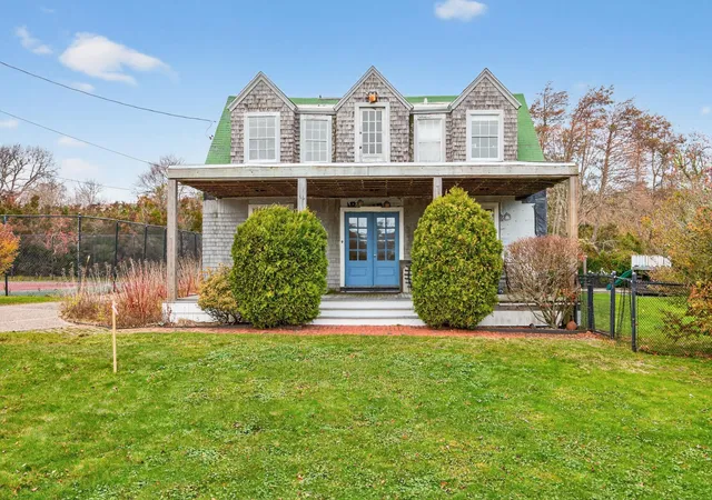 1st image of 9 Hedge Ln, Falmouth, MA 02540 | MLS# 22601832