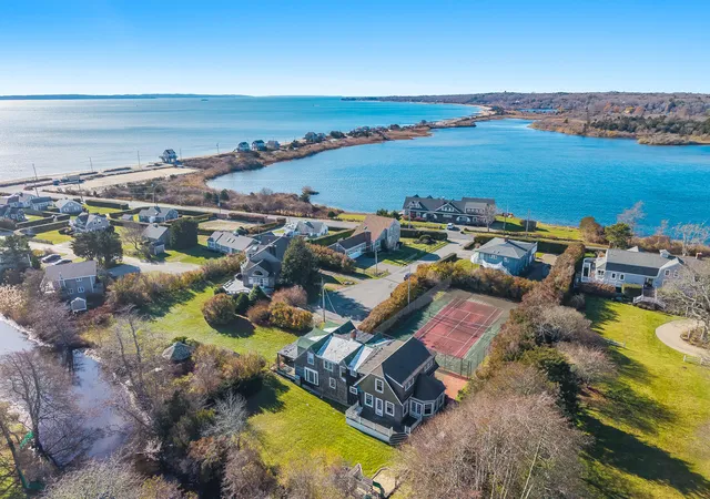 5th image of 9 Hedge Ln, Falmouth, MA 02540 | MLS# 22601832
