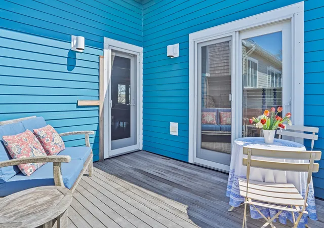 5th image of 20 Union Ct, Vineyard Haven, MA 02568