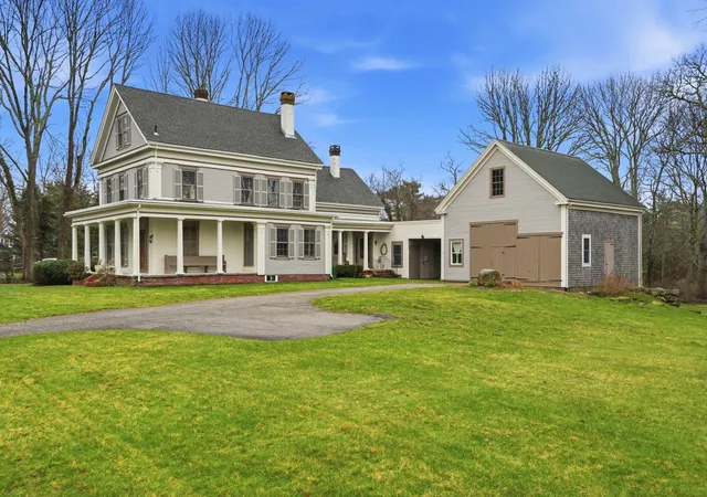 2nd image of 194 Center St, Yarmouth Port, MA 02675 | MLS# 22601714