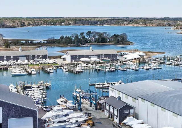 4th image of 12 Cockachoisett Ln, Osterville, MA 02655 | MLS# 22601973