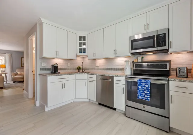 Homes for sale in Hyannis, MA | 287 Ocean St #UNIT D2, Hyannis, MA 02601 | MLS# 22602001