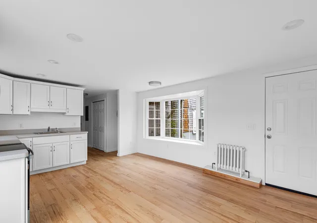 2nd image of 23 Harry Kemp Wy #APT A, Provincetown, MA 02657 | MLS# 22601883