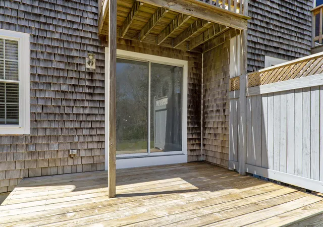 Homes for sale in Teaticket, MA | 573 Carriage Shop Road, Teaticket, MA 02536 | Houzeo