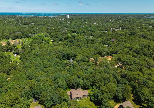 3rd image of 4 Wilsons Ln, Edgartown, MA 02539 | MLS# 22602446