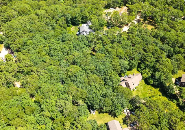 5th image of 4 Wilsons Ln, Edgartown, MA 02539 | MLS# 22602446
