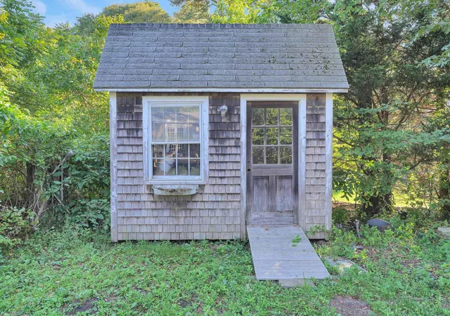 3rd image of 22 Oklahoma Ave, Vineyard Haven, MA 02568 | MLS# 22602241