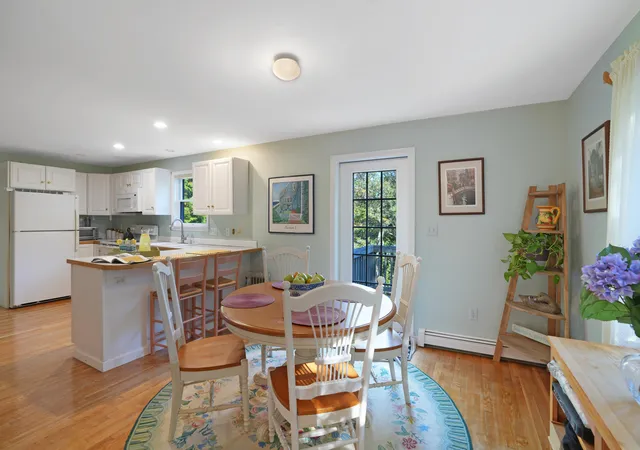 5th image of 22 Old Lighthouse Rd, Vineyard Haven, MA 02568 | MLS# 22602050