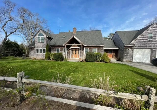1st image of 68 Front St, Oak Bluffs, MA 02557 | MLS# 22602650