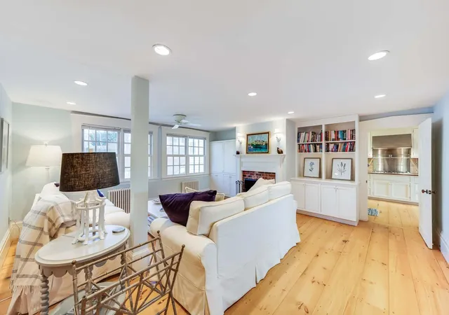 Homes for sale in Wellfleet, MA | 10 Bank St, Wellfleet, MA 02667 | MLS# 22602006