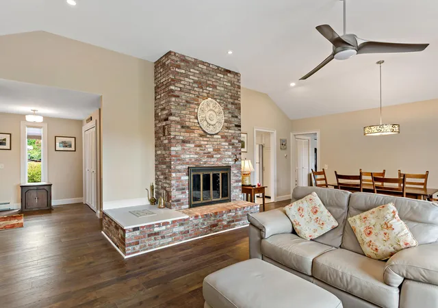 5th image of 107 S Abbey Gate, Cotuit, MA 02635 | MLS# 22602296