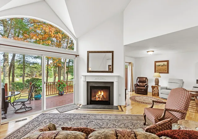 1st image of 13 Laurel Hill Ct #UNIT 13, Buzzards Bay, MA 02532 | MLS# 22602106